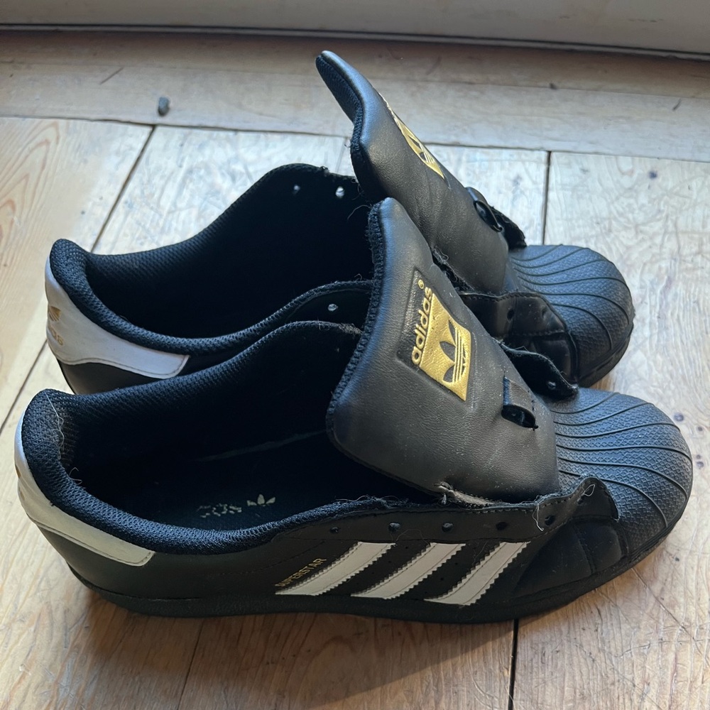 Adidas superstar men’s size 6/women’s 8